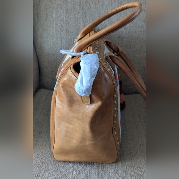 Sharif Artistic Expressions Tan and White Women's Bag, NWT - Picture 4 of 9